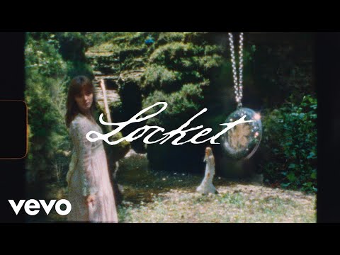 Locket - she's green