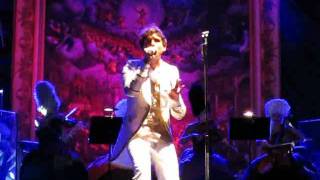 Mika - Karen / 82 Rue Des Martyrs - Live In Compiègne 09.07.2011