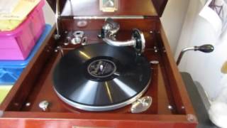 She Moved Through The Fair - Sydney MacEwan - Tenor - 78 rpm - HMV 109