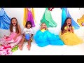 Nastya y sus amigas tienen una fiesta divertida Nastya y sus amigas tienen una fiesta divertida