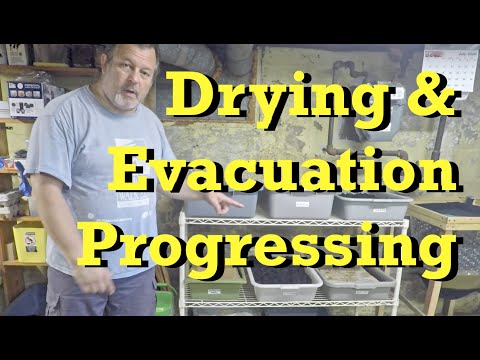 Feeding 76-day finishing tub & 106-day worm bin - vermicomposting