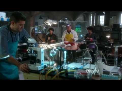 Fringe Episode 4.11 Scene - Altsrid Helps Out