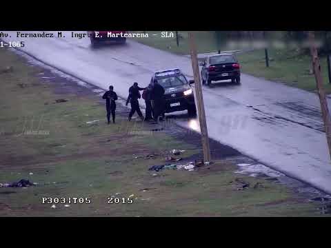 Las cámaras de seguridad los detectó dañando poste de tendido eléctrico