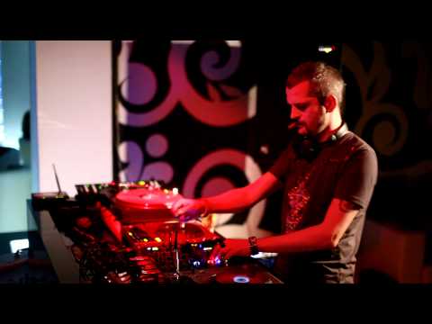 Битва Титанов. DJ КОНЬ vs DJ MAYS @ MOLOKO