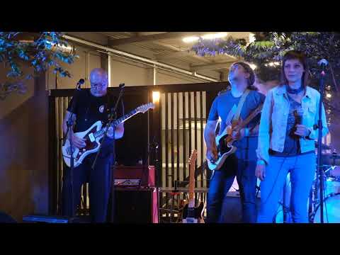 Ti Dobro Znas Kome Pricam Feat. Ivana Starcevic - Mayales