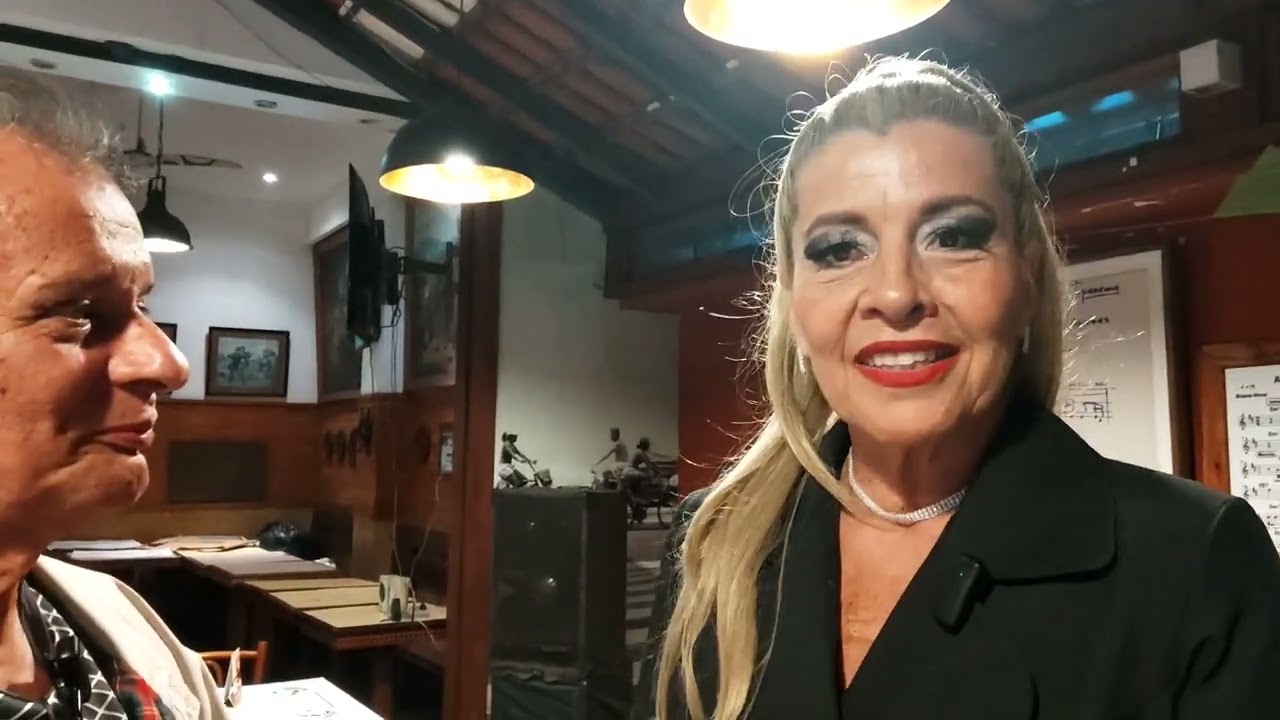 Entrevista com a cantora Cátia Maria no Bar Garota de Copacabana