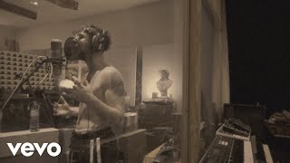Tom Grennan Barbed Wire Acoustic Video