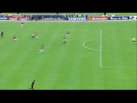 Felipe Caicedo beats goalkeeper and scores for Ecuador v Chile!