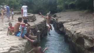 preview picture of video 'Los Cangilones river canyon in Gualaca for cliff jumping on the road from Bocas Del Toro To Boquete'