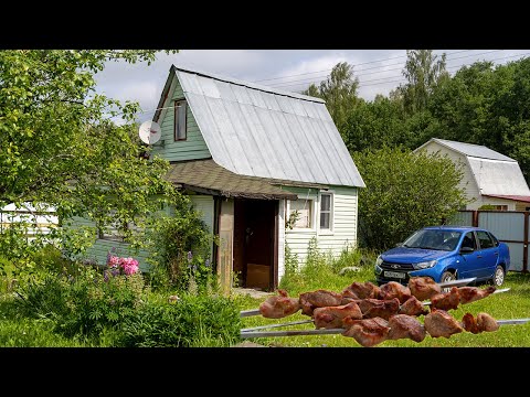 One Day at Dacha: Russian Summer House in Countryside