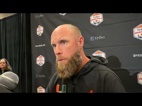 Miami Hurricanes Defensive Coordinator Corey Hetherman vor dem Fiesta Bowl am 6. Januar