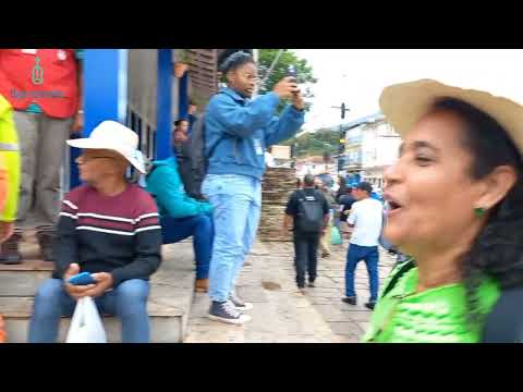 CONTINUAÇÃO DA CAMINHADA DA ROMARIA ATÉ A PRAÇA MINAS GERAIS...