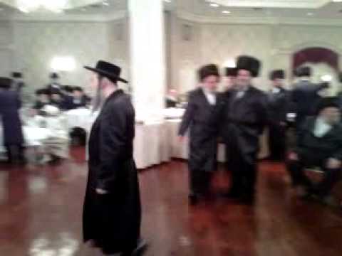 Liminov Rebbe mitzvah tantz by Lipi Lefkowitz wedding