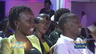 B-one Show de Dauphin Bulamatadi avec Vue de Loin