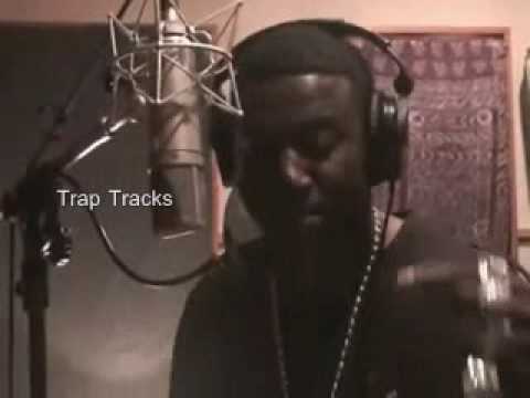 Gucci Mane Going Hard In Da Booth (Trap Tracks)