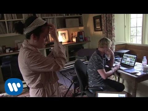 Lily Allen - Recording Session with Kid Harpoon (Behind The Scenes)