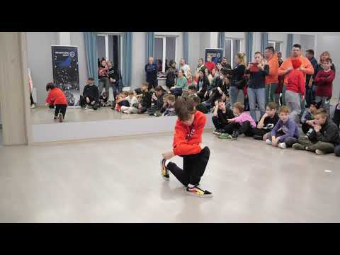 финал 10-13 bgirl Akula vs Петр - "СЛОЕНЫЙ ПИРОГ" break dance battle
