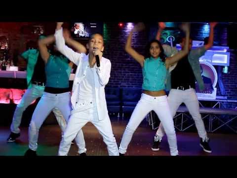 ROLY "KINGSWAG" JR AT PREMIOS ESTRELLA (Short documentary)