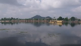 preview picture of video 'Nageen (Nagin) Lake - Most Beautiful Part Of Dal Lake, Srinagar, India HD Video'