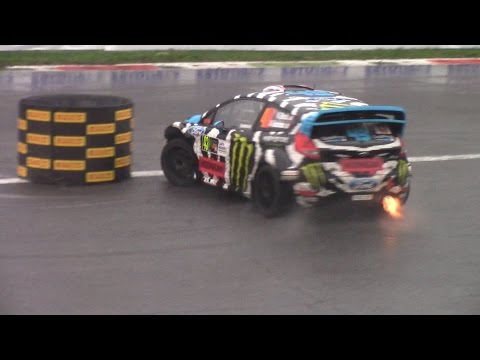 Ken Block vs Valentino Rossi vs Robert Kubica - Donuts Battle Monza Rally Show 2014