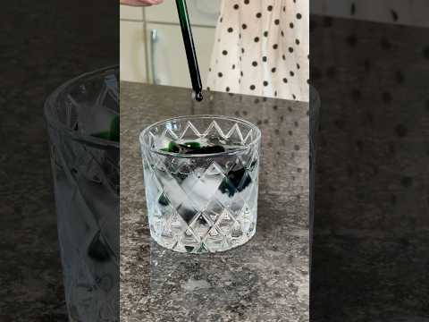 ASMR - How to make a detox drink #detox #detoxdrink #chlorophyll #juna #influencer #creator