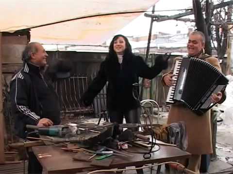 Ionica Minune & Mihaela Staicu-  Mi s-a rupt caruta-n drum (la rece)