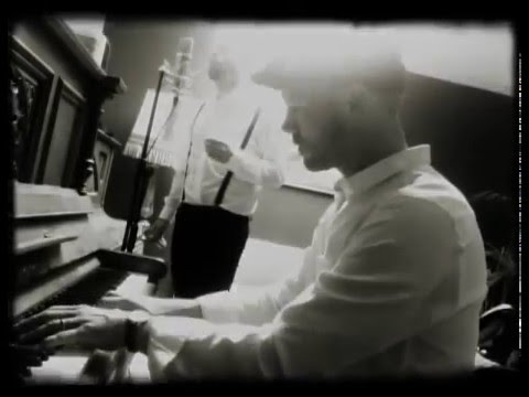 Die Poplounge - The Lady Is A Tramp