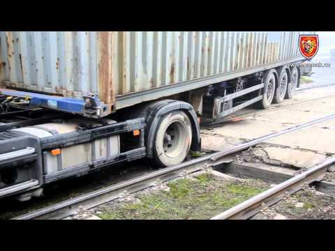 Nehoda tramvaje a kamionu v Ostravě, 21.11.2012