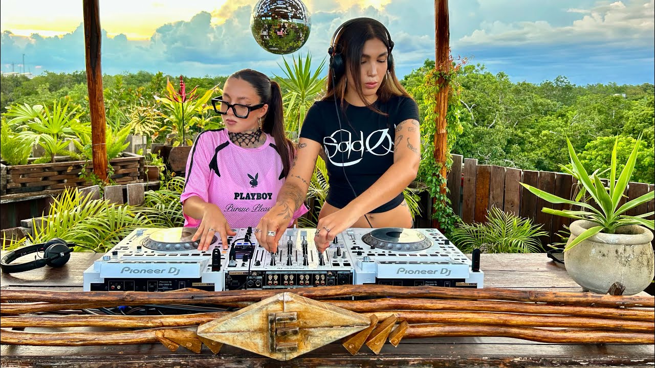 Florencia Vigna & Viccy | Techno Girls Sunset Mix 2025 | By @EPHIMERATulum