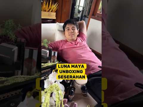 Luna Maya's unboxing moment of the dowry