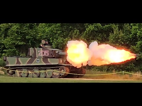 Tiger 1 Tank #205 Firing 88MM Main Gun And MG.