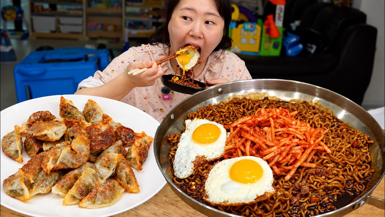 초간단 무생채 만들어서 짜파게티와 먹방🤤군만두는 서비스~😚MUKBANG