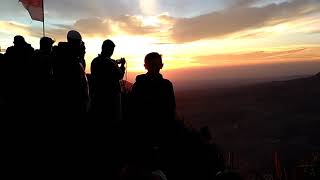 preview picture of video 'Sunrise...mt andong.magelang'