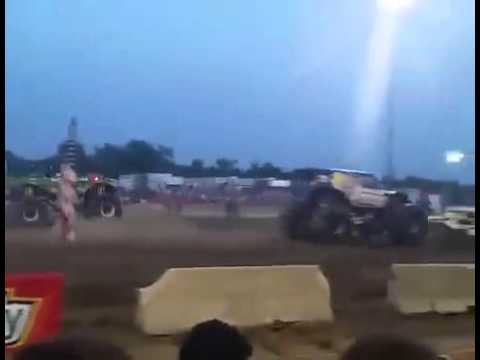 Miami OK -  Bounty Hunter vs Tailgator