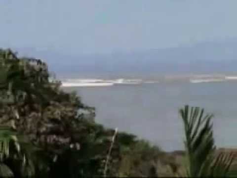 Tsunami in INDONESIA IMPACT ON BEACH SHOCKING VIDEO