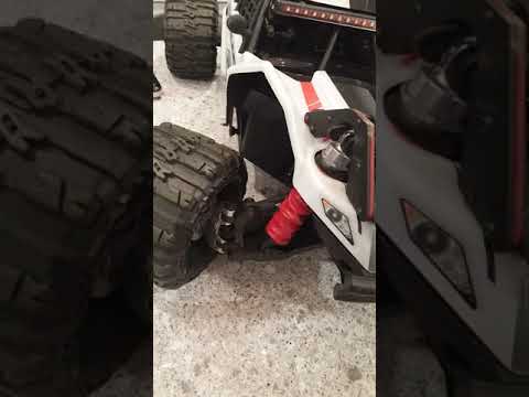 Axial Yeti XL vs Losi Super Rock Rey - Part 4