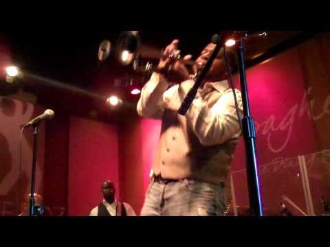 Lin Rountree performs Everyday Live at Spaghettinis feat U-Nam