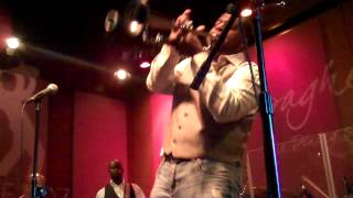 Lin Rountree performs Everyday Live at Spaghettinis feat U-Nam