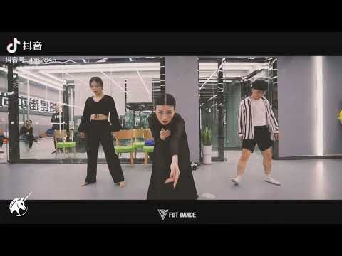 Miniatura de YouTube - Buttons (Album Version)