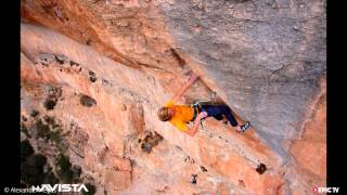 Alex Megos Nails First Ascent, Crazy Gritstone Soloing in Peak District - EpicTV Climbing Daily