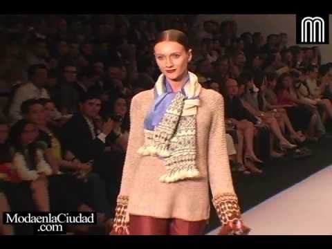 Mercedes-Benz Fashion Week México O/I 2013-14 | Desfile Lydia Lavín | www.ModaenlaCiudad.com