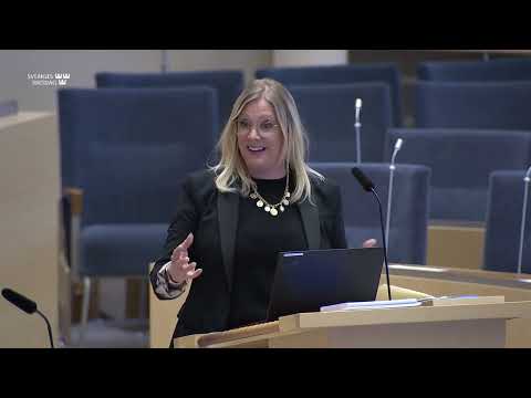 Socialdemokraterna har drivit pensionärer till kronofogden - Angelica Lundberg