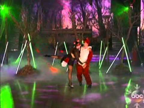 4  Ylvis Performs 'What Does The Fox Say' Live from Hollywood this is Dancing With The Star