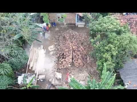 perubuhan rumah yang ditarik warga BEDAH RUMAH