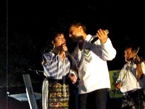 Măriuţa Bosneanu şi fiul său Marian