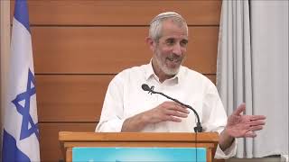 מקומו של הסיפור והדמיון בעולם הנפשי והרוחני של הילד [חינוך ילדים] | הרב אוהד תירוש (ישיבת בני דוד) - התמונה מוצגת ישירות מתוך אתר האינטרנט יוטיוב. זכויות היוצרים בתמונה שייכות ליוצרה. קישור קרדיט למקור התוכן נמצא בתוך דף הסרטון