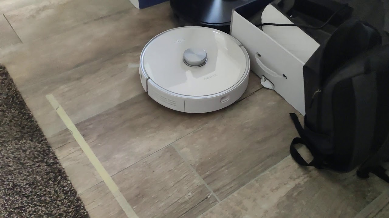 neabot vacuum robot strong sunction