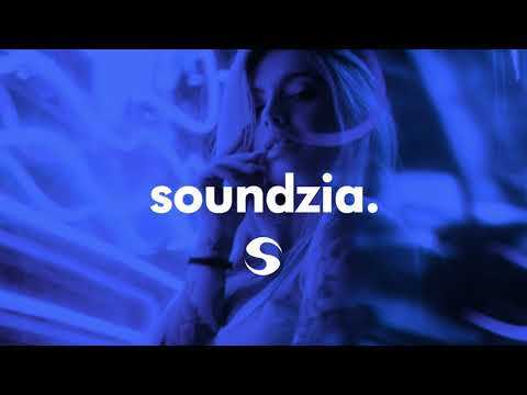 Axall - Over The Pond ( feat. TheWheloFella )