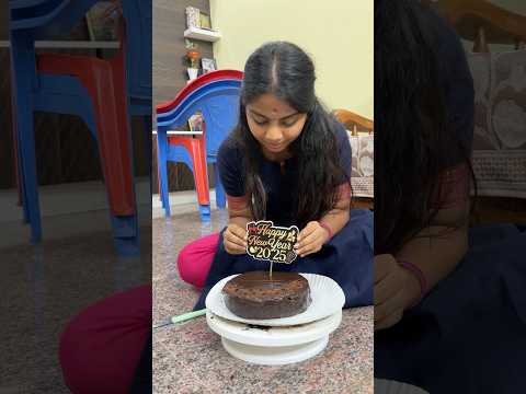 Minivlog#372 💁‍♀️New year ku 1st time homemade cake cut pannom🎂||Chocolate cake #minivlog #diml
