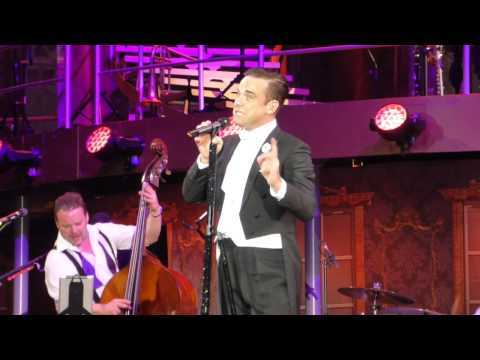 Robbie Williams - Ain't that a kick in the Head @ Ziggo Dome, 4-5-2014